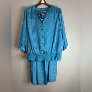 Andrea Gayle Vintage Blue Women's Skirt & blouse set in size 20